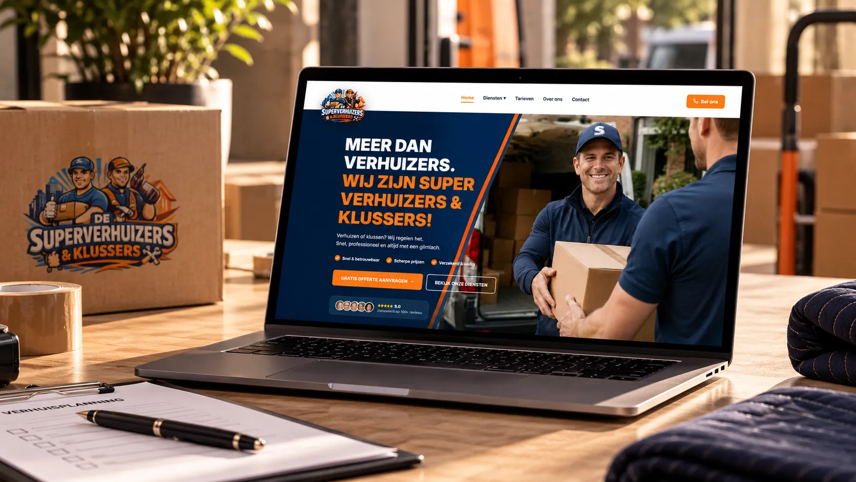 Portátil con la página web de De Super Verhuizers & Klussers